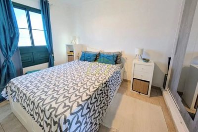 Immaculate 1 bedroom apartment with communal pool