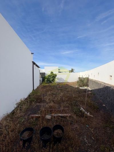 Image No.18-3 Bed Villa for sale
