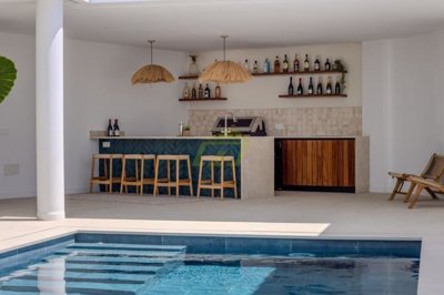 A breathtakingly designed detached property with immaculate features throughout