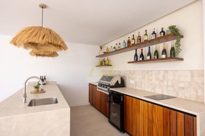 A breathtakingly designed detached property with immaculate features throughout