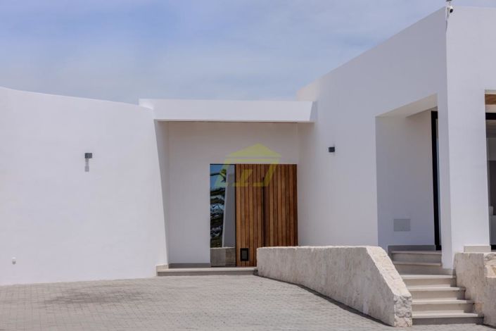 Image No.25-3 Bed Villa for sale