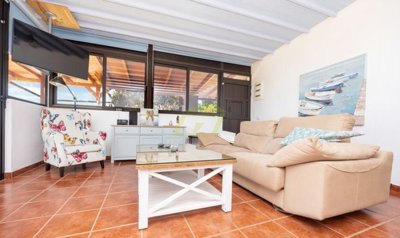 2 bedroom, 2 bathroom rustic finca with amazing views near Arrieta
