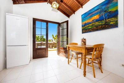 Delightful traditional style villa set on large plot in Playa Blanca