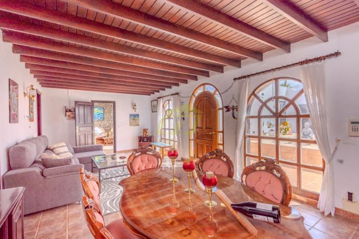 Image No.3-Villa de 4 chambres à vendre à Playa Blanca