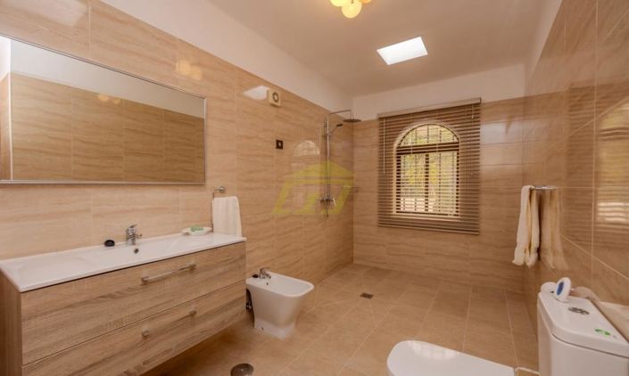 Image No.18-4 Bed Villa for sale