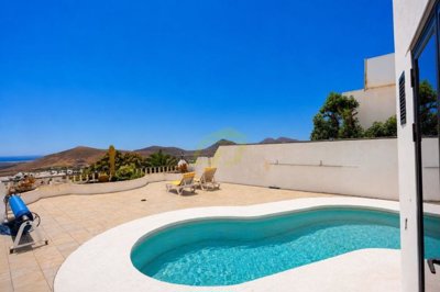 Stunning hillside detached villa with panoramic mountain & sea views in Nazaret