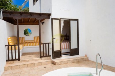 Stunning hillside detached villa with panoramic mountain & sea views in Nazaret
