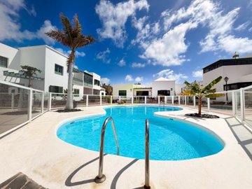 A rare opportunity for investment or as a holiday home in Costa Teguise