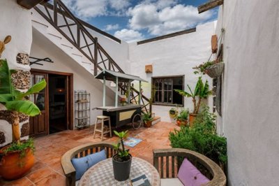 Beautifully restored fully furnished Canarian home with panoramic views in Villa de Teguise- Lanzarote's historic heart