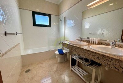 Fantastic 3 bedroom villa with a south facing terrace in Playa Blanca
