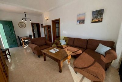 Fantastic 3 bedroom villa with a south facing terrace in Playa Blanca