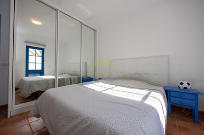 Spacious 3-bed duplex with terraces in exclusive Puerto Calero