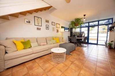 Spacious 3-bed duplex with terraces in exclusive Puerto Calero