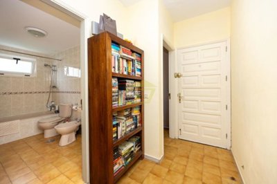 South-facing property in the heart of Puerto del Carmen just minutes from Playa Grande