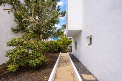 South-facing property in the heart of Puerto del Carmen just minutes from Playa Grande