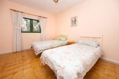 South-facing property in the heart of Puerto del Carmen just minutes from Playa Grande