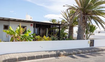 Amazing villa with three bedrooms and two bathrooms in Charco del Palo