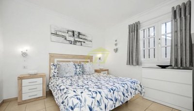 1 bedroom 1 bathroom apartment on frontline complex with communual swimming pools and on-site restaurants