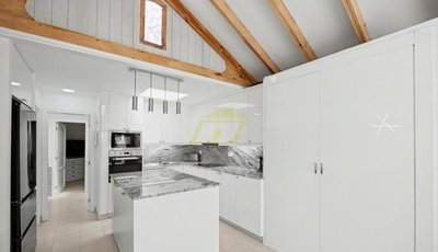 2 bed, 2 bath bungalow in frontline complex with communual pool and facilities