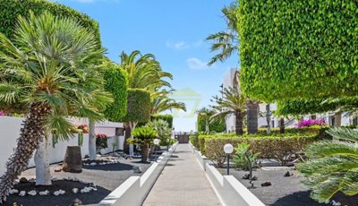 3 bed, 3 bath duplex with communual pool in Costa Teguise