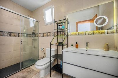 Fantastic 5 bedroom South Facing Villa in Playa Blanca