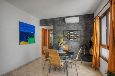 Exclusive property, heated pool, guest annex, walk to town.