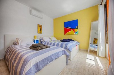 Exclusive property, heated pool, guest annex, walk to town.