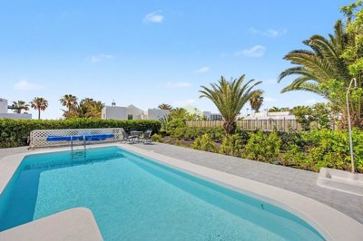 Rare opportunity of a 2 bedroom detached villa close to the beach