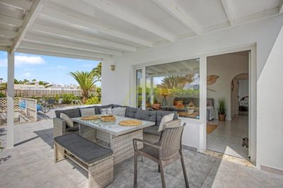 Rare opportunity of a 2 bedroom detached villa close to the beach