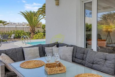 Rare opportunity of a 2 bedroom detached villa close to the beach