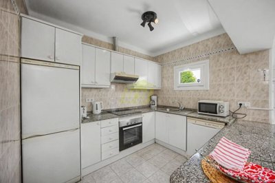 Rare opportunity of a 2 bedroom detached villa close to the beach