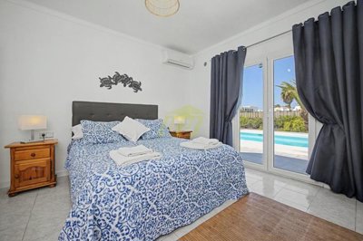Rare opportunity of a 2 bedroom detached villa close to the beach