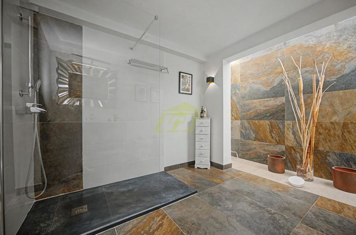 Image No.17-4 Bed Villa for sale