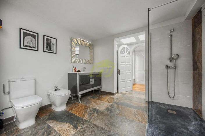 Image No.19-4 Bed Villa for sale