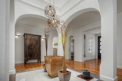 Exclusive villa with Manrique-style pool in Costa Teguise