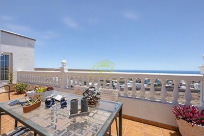 Charming traditional detached villa with panoramic sea views