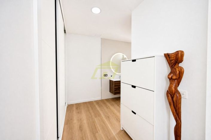 Image No.20-4 Bed Villa for sale