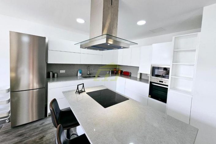 Image No.8-4 Bed Villa for sale
