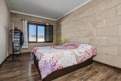Spacious villa with pool and flexible dual-living accommodation