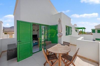 Excellent 2 Bedroom Apartment near beach and town centre in Playa Blanca