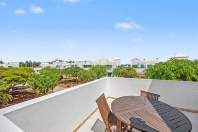 Excellent 2 Bedroom Apartment near beach and town centre in Playa Blanca