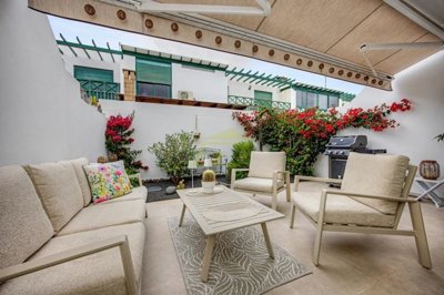 Modern Comfort in a Prime Playa Blanca Setting
