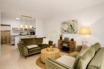 Modern Comfort in a Prime Playa Blanca Setting