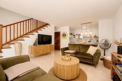 Modern Comfort in a Prime Playa Blanca Setting