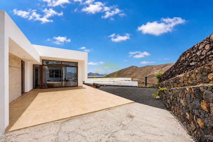 Image No.19-3 Bed Villa for sale