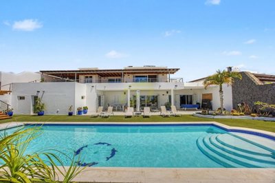 Luxury Villa in Puerto Calero with Panoramic Sea Views & Heated Pool