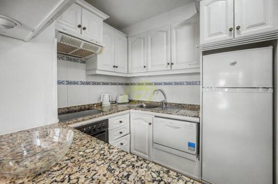 2 bedroom, 3 bathroom duplex with sea views and access to communal swimming pools and restaurants