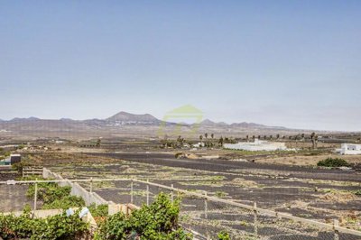 Fully renovated 3 bedroom, 2 bathroom bungalow with panoramic views