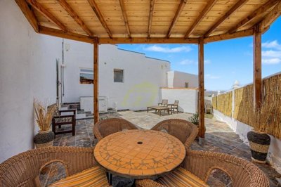 Fully renovated 3 bedroom, 2 bathroom bungalow with panoramic views