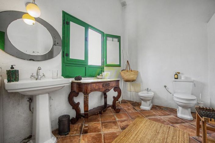 Image No.13-6 Bed Villa for sale